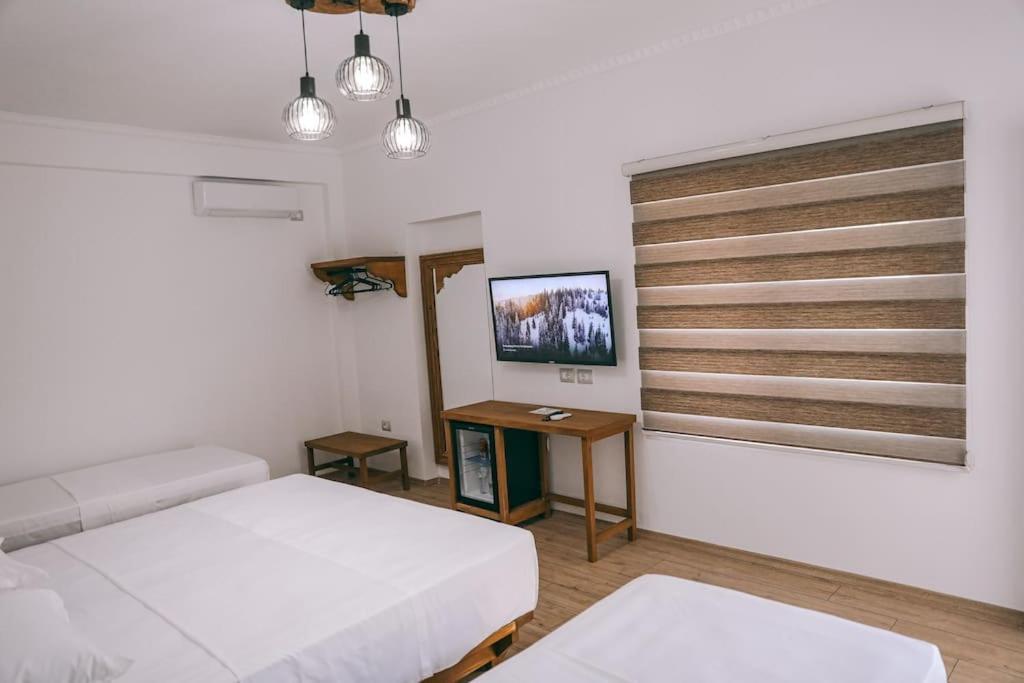Cereni Guesthouse 培拉特 外观 照片