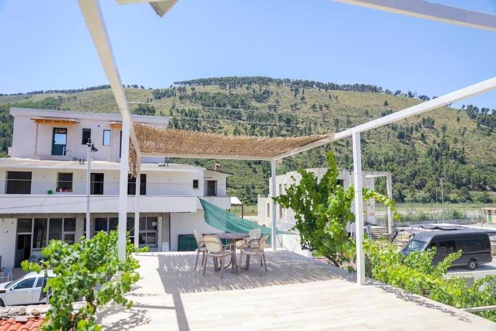 Cereni Guesthouse 培拉特 外观 照片