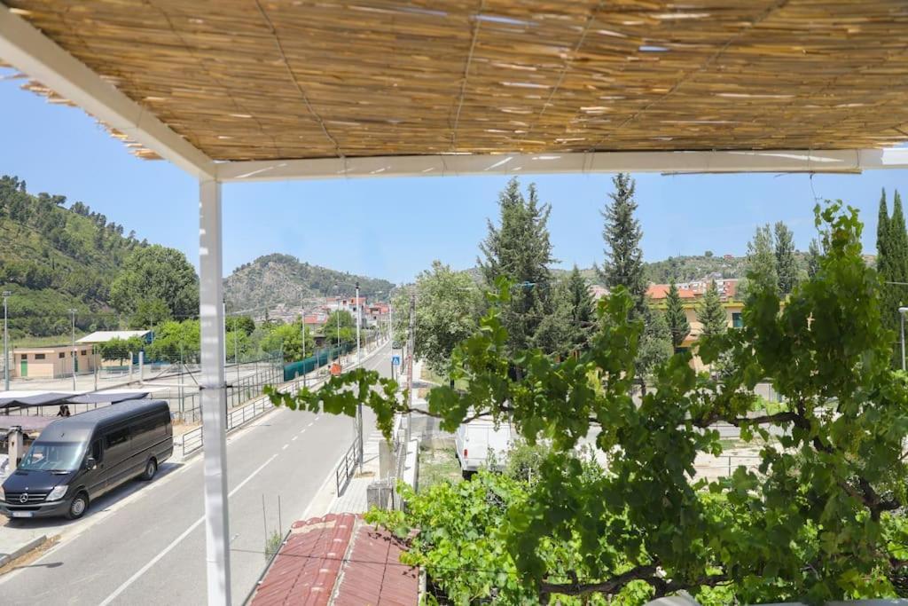 Cereni Guesthouse 培拉特 外观 照片